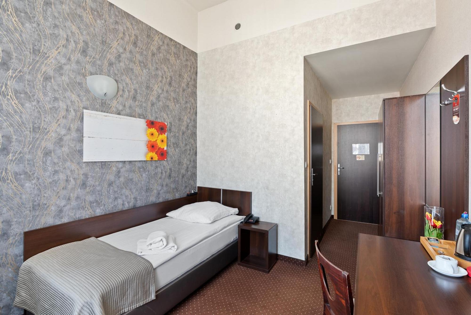 Hotel Diament Economy Gliwice Ngoại thất bức ảnh