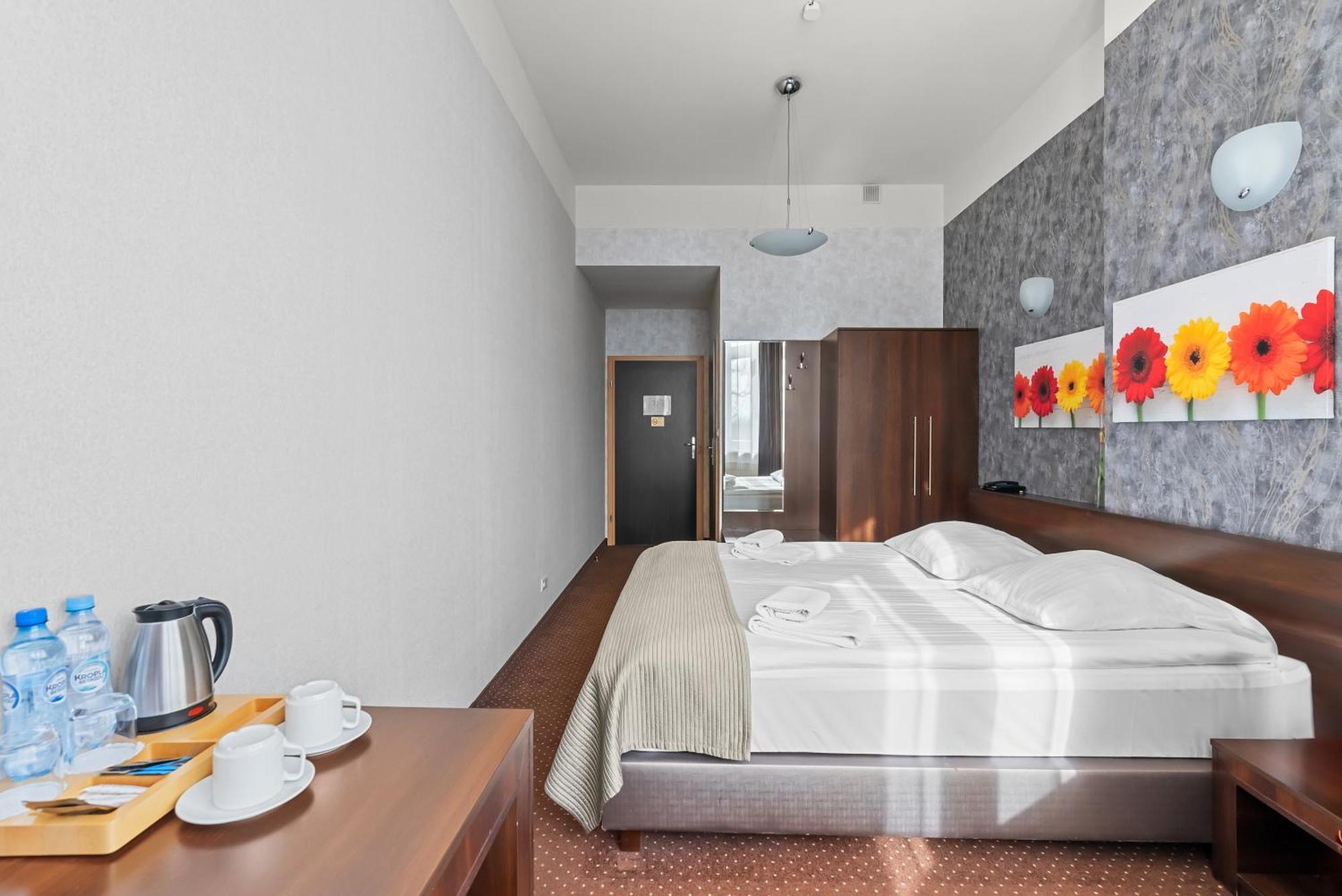 Hotel Diament Economy Gliwice Ngoại thất bức ảnh