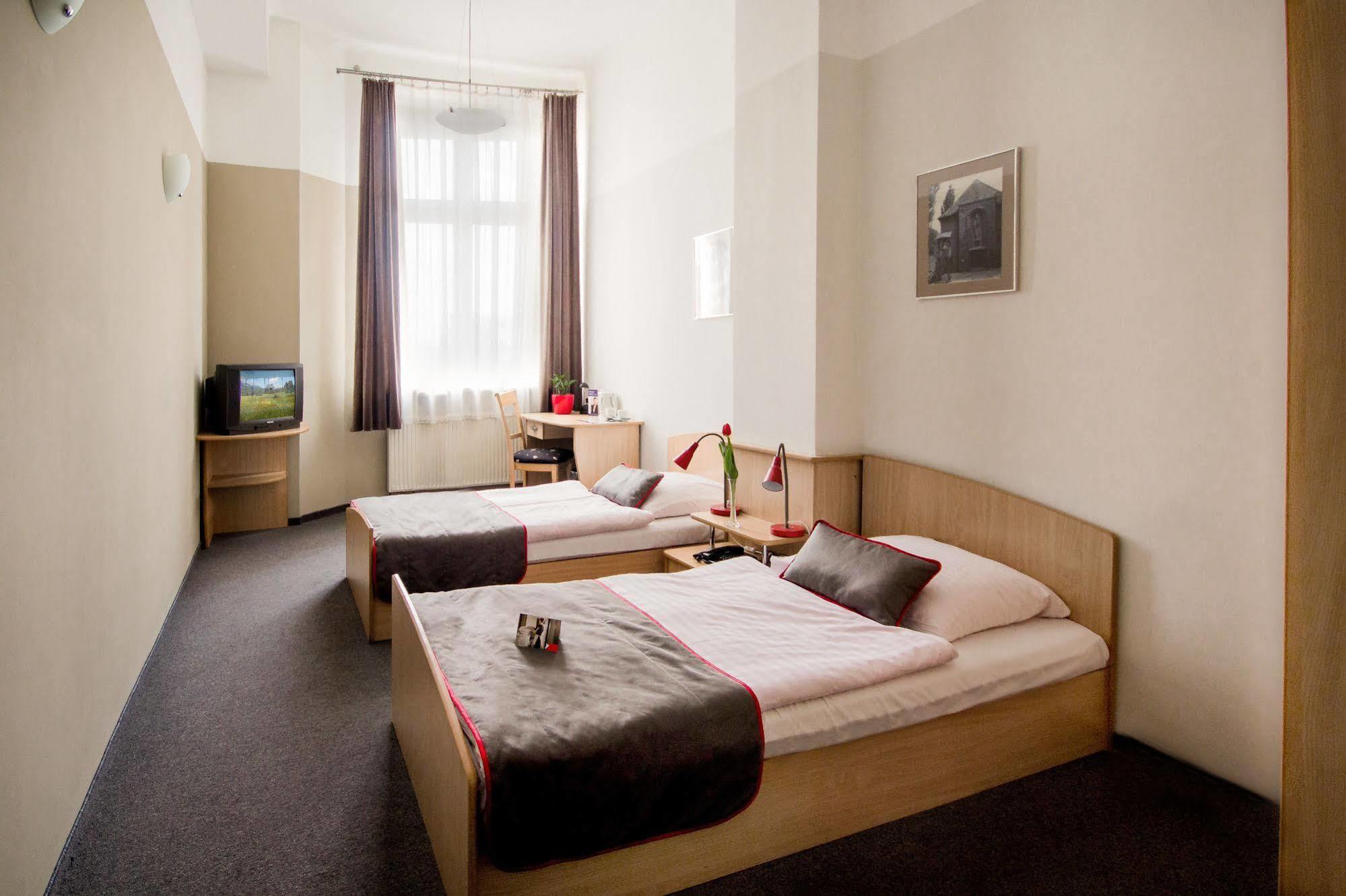 Hotel Diament Economy Gliwice Ngoại thất bức ảnh